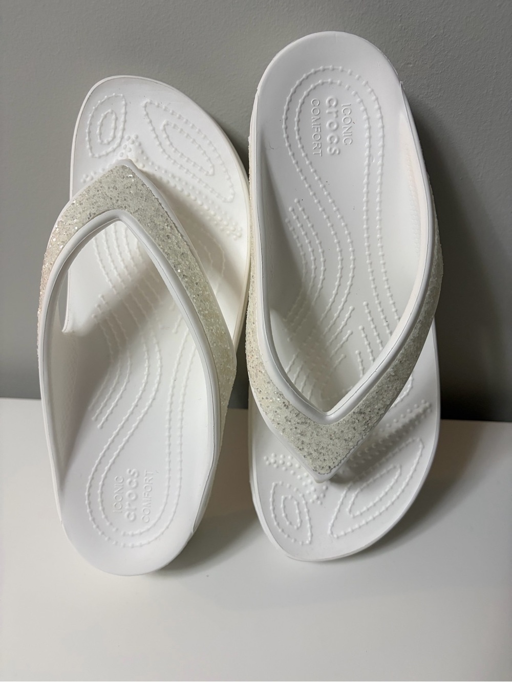 Crocs Sloane Glitter Wedge Flip Flop Sandals White Silver Size 6